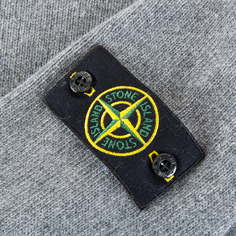 island/stone island 圆领 长袖 灰色 左侧袖子大臂处黑色logo袖标