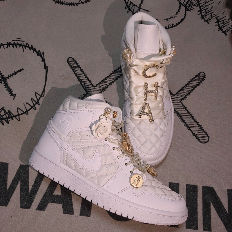 nike/耐克 air jordan 1 mid quilted 女款 aj1 白菱格纹 小香奈儿