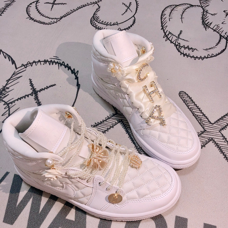 nike/耐克 air jordan 1 mid quilted 女款 aj1 白菱格纹 小香奈儿