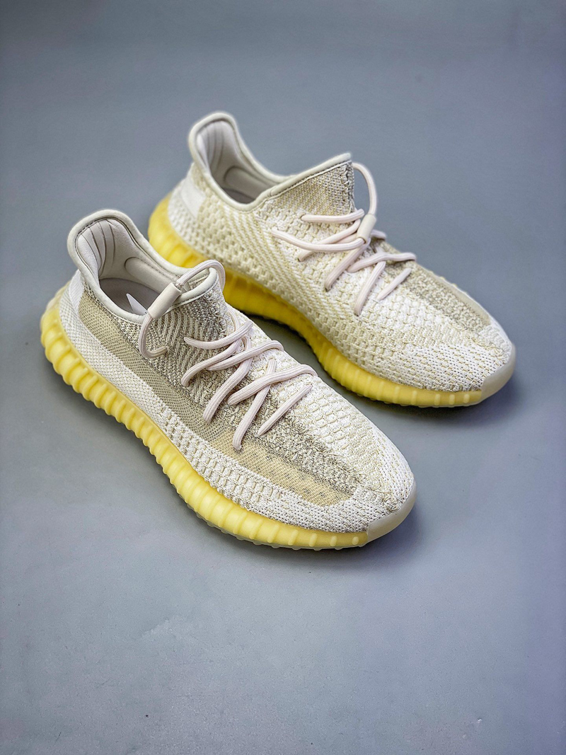 yeezy 350 v2 男女同款 米白 氧化天使 侃爷 情侣椰子跑步鞋 fz5246