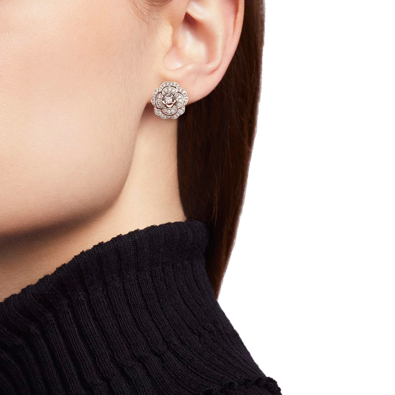 香奈儿 经典款camélia系列 18k金白金点缀钻石bouton茶花夹式耳环 j