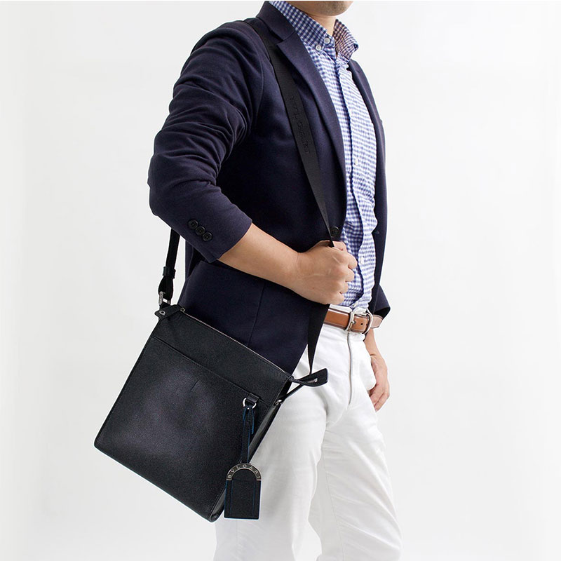 【包税包邮】bvlgari/宝格丽 经典男包 男士黑色皮质时尚百搭拉链邮差