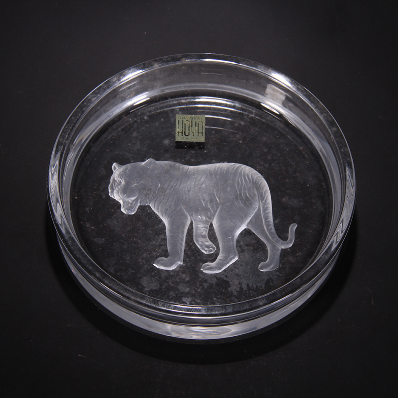 【日本回流】hoya水晶玻璃磨砂刻花生肖虎圆盘烟灰缸1对收藏摆件wg