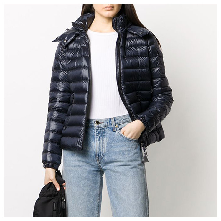 moncler/蒙克莱 立领连帽 女士羽绒服 1b10100