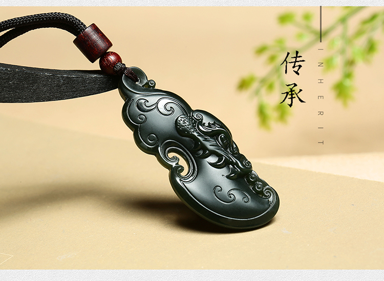 玉雕大师石金保大工作室作品】和田玉吊坠 青玉雕刻府上有龙玉石挂件