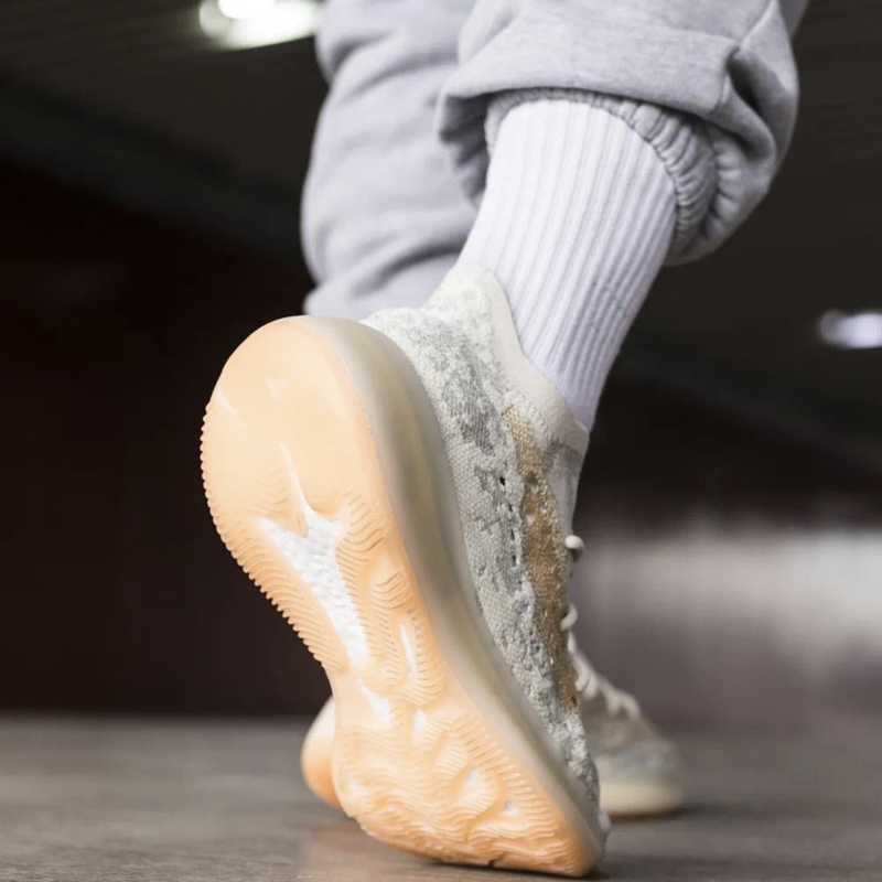 yeezy boost 380 男女同款 蜜桃粉 侃爷 椰子380 跑步鞋 gy2649