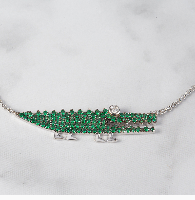 项链】apm monaco/apm monaco 女士银白色925银镶锆石薄荷绿钻小鳄鱼