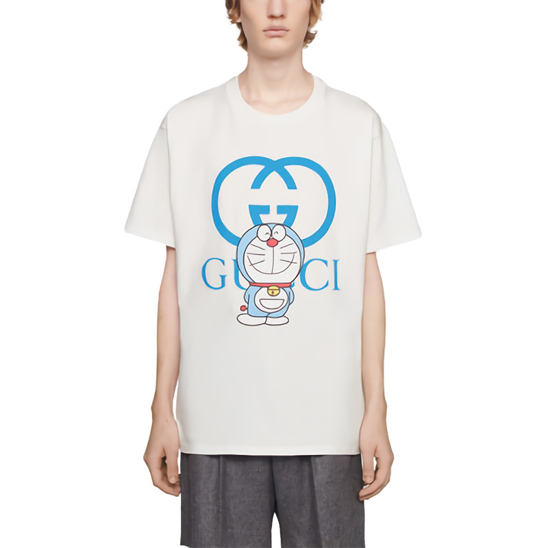 t恤是do啦a梦与gucci的特别合作的产物,其特征是穿越机器猫的机器猫的