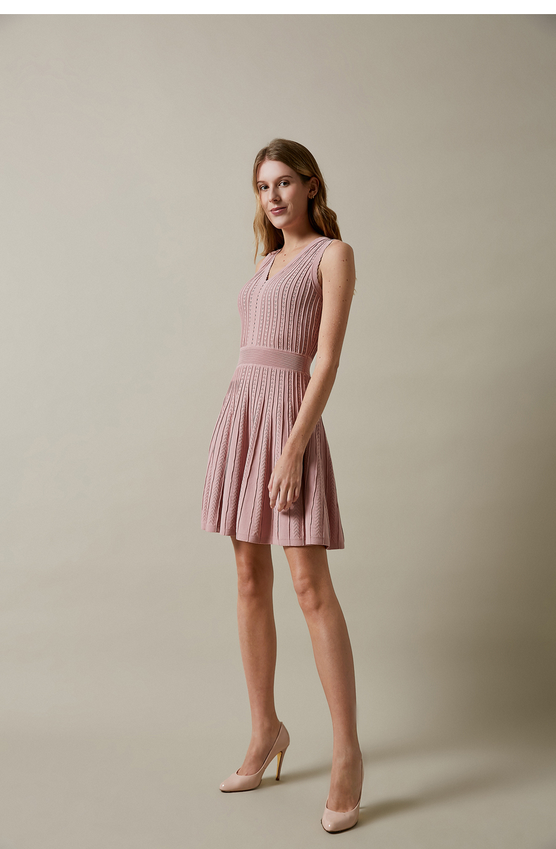 baker/ted baker 2021春夏新品 女士连衣裙 针织纯色v领无袖连衣裙a字