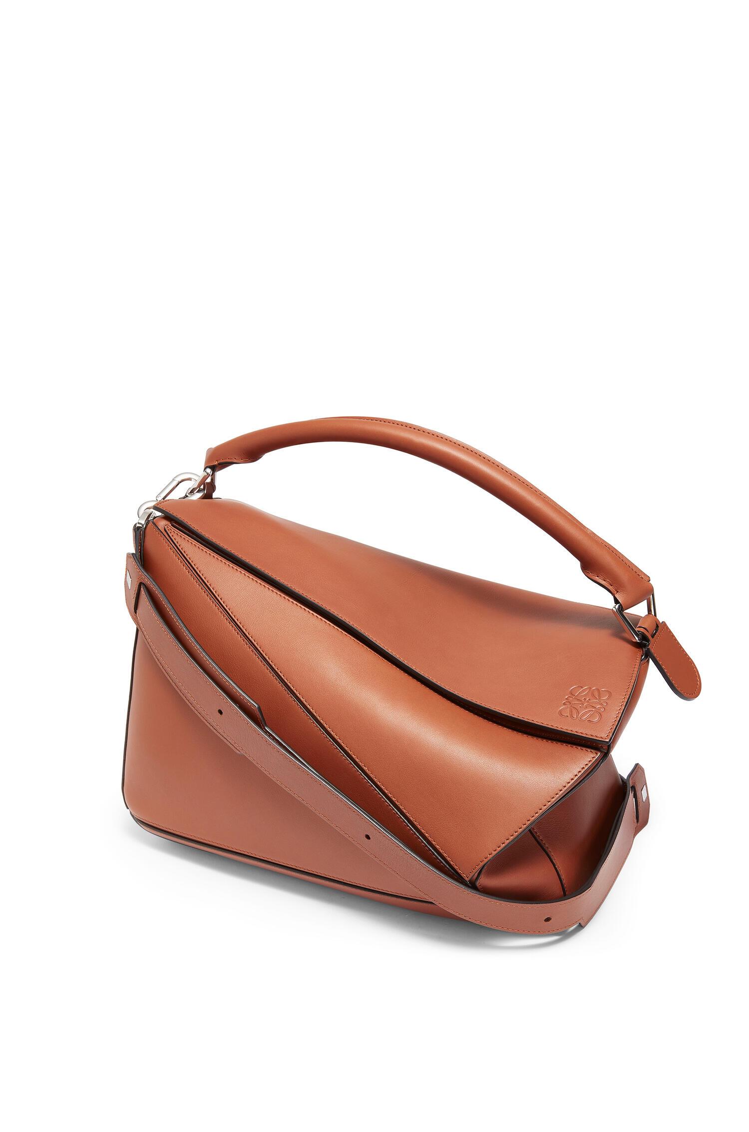 【包邮包税】 loewe罗意威 21年春夏 男士 单肩包 大号天然小牛皮