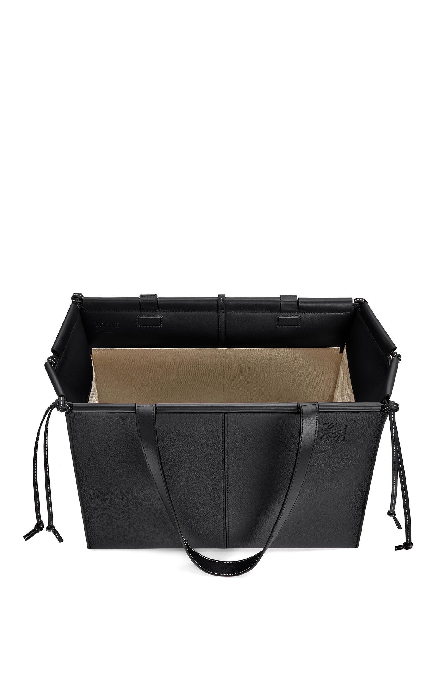 loewe罗意威 21年春夏 女士 手提包 柔软粒面小牛皮 cushion tote