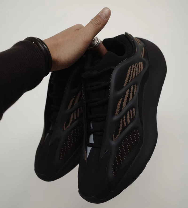 adidas/阿迪达斯 yeezy 700 v3 clay brown 男女同款 黑铜椰子 黑色