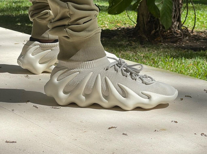 adidas/阿迪达斯 originals yeezy 450 cloud white 火山小笼包 灰白