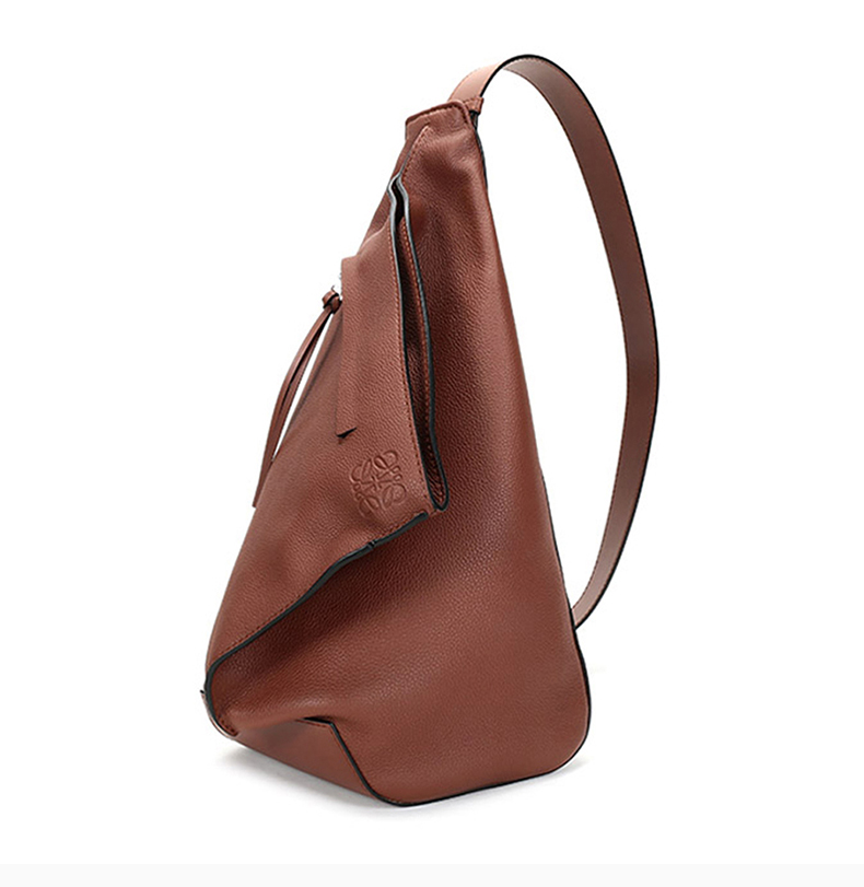 loewe/罗意威 男士小号褐色牛皮anton斜挎包单肩包男包 b511a92x01