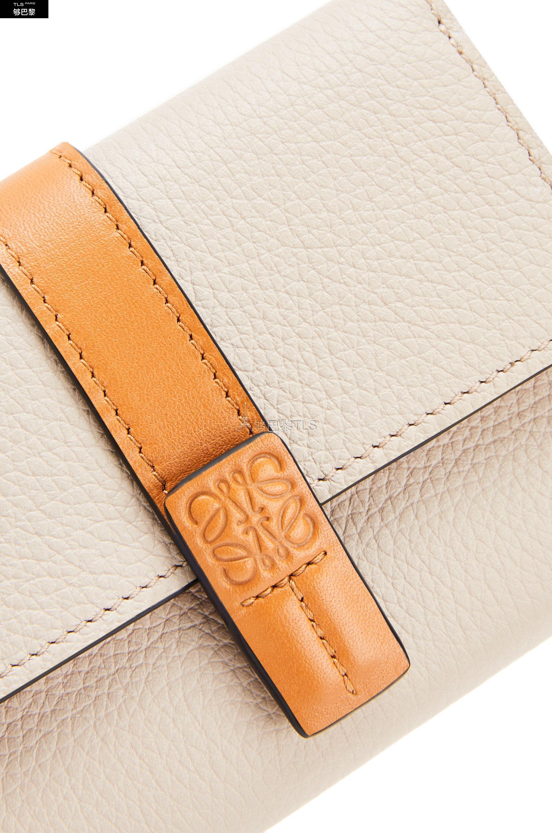 【包邮包税】 loewe罗意威 21年春夏 女士 钱包 小号柔软粒面牛皮革