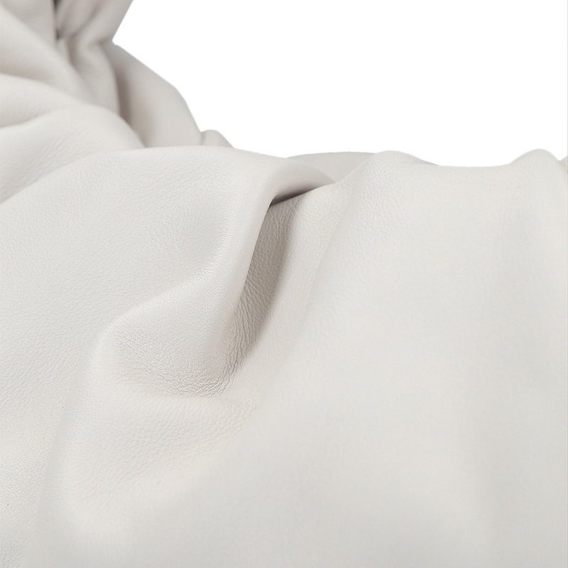 bottega veneta/葆蝶家 女士白色小牛皮手提包 610524-vcp40-9007