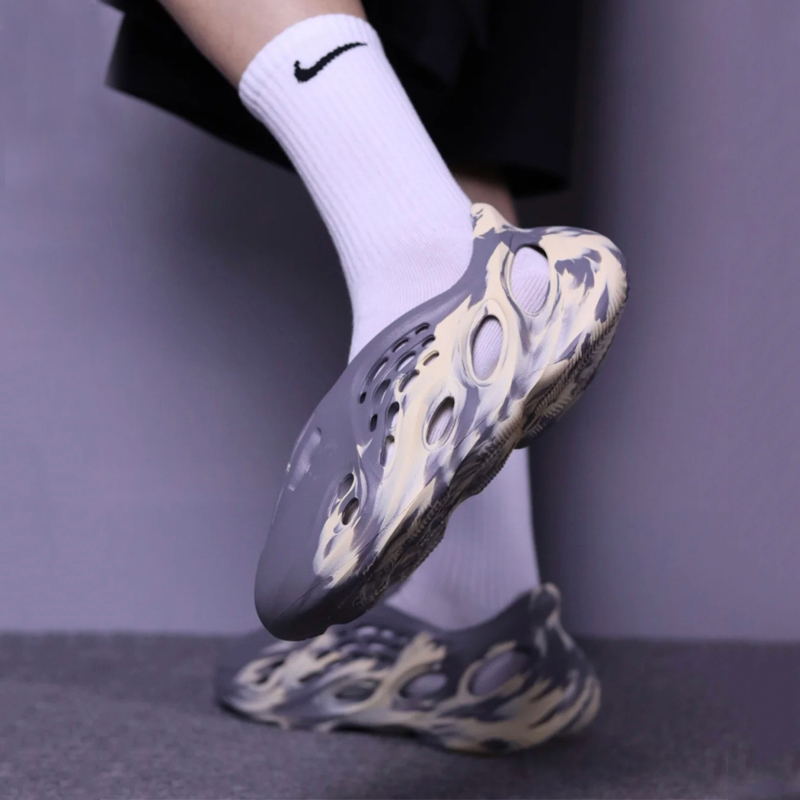 adidas/阿迪达斯 yeezy foam runner 运动 休闲 镂空 洞洞鞋 凉鞋 fy