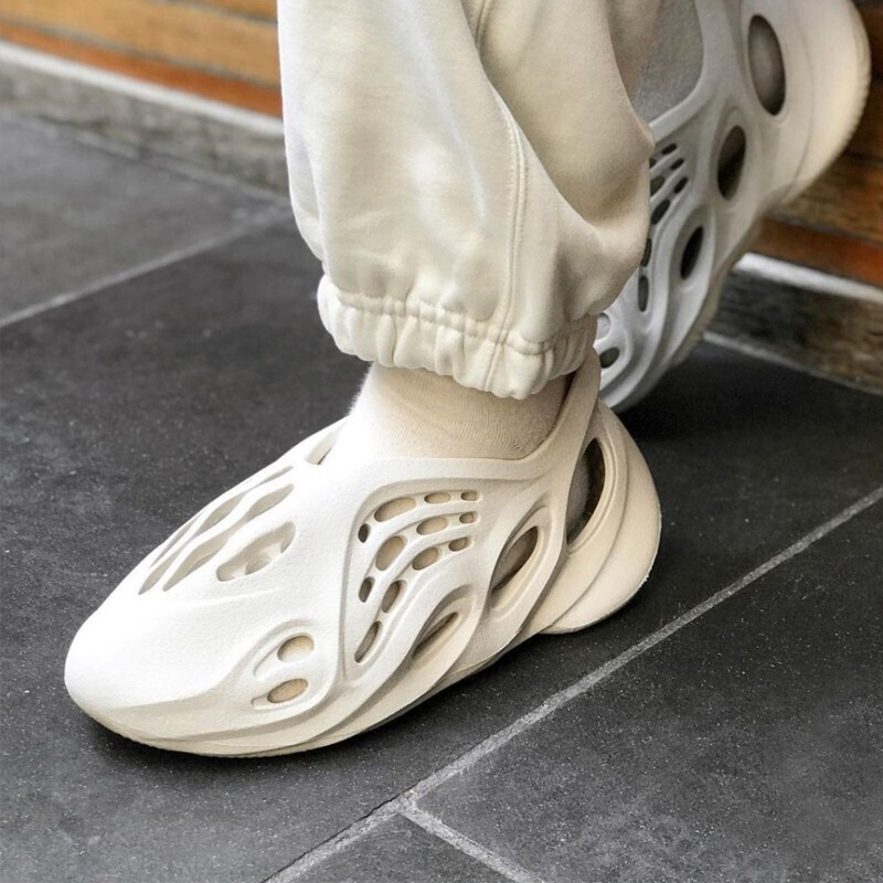 adidas/阿迪达斯 yeezy foam runner 运动 休闲 镂空 洞洞鞋 凉鞋 fy