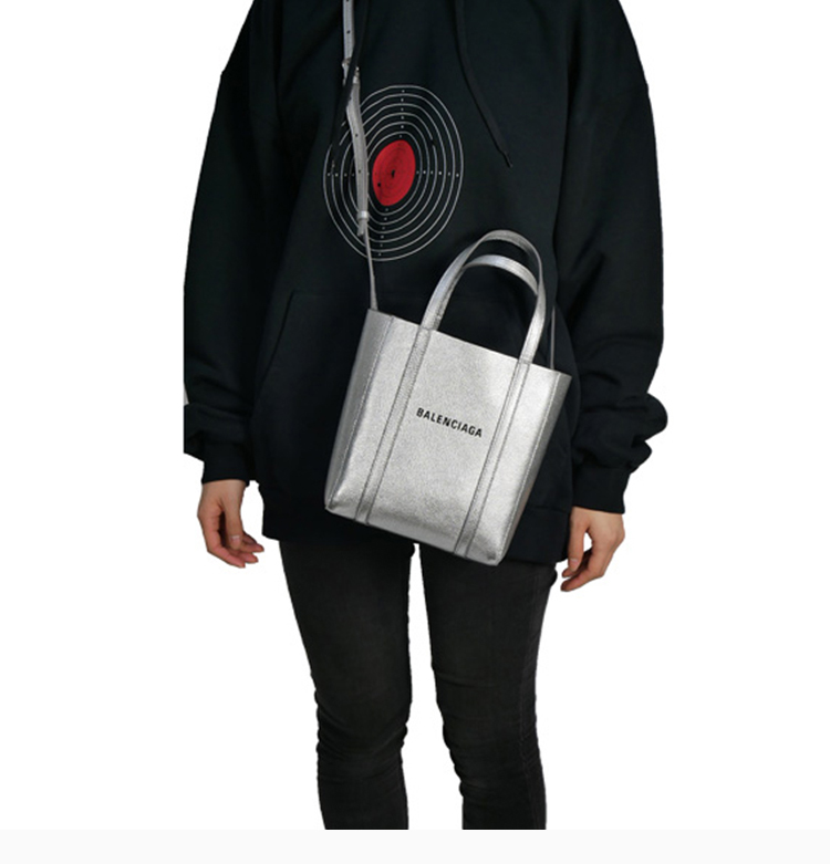 balenciaga/巴黎世家 女士银色山羊皮经典字母徽标印花单肩包斜挎包