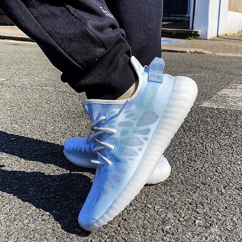 yeezy boost 350 v2 男女同款 yeezy350 冰蓝 侃爷 椰子350 情侣 跑步