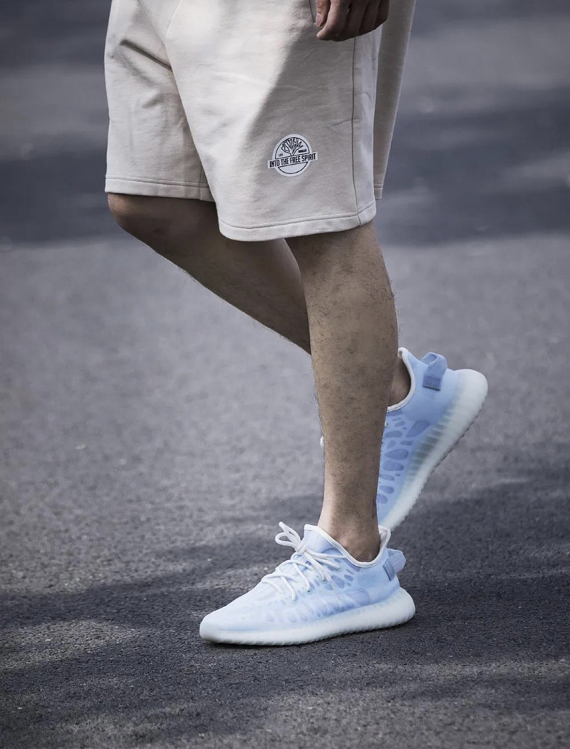 yeezy boost 350 v2 男女同款 yeezy350 冰蓝 侃爷 椰子350 情侣 跑步
