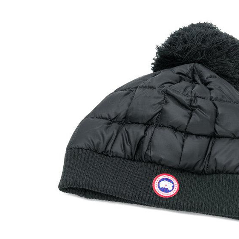 goose/加拿大鹅 女士黑色羽绒毛球时尚保暖休闲套头帽子 6174lxxx gmh
