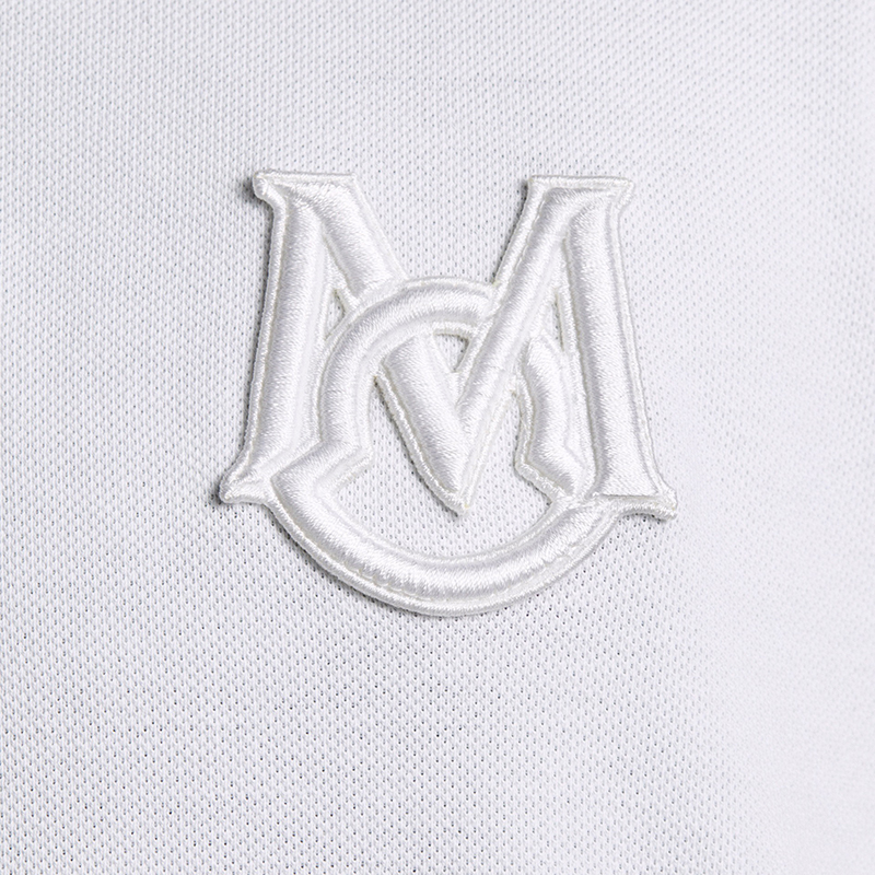 分开洗; 不要扭曲或拧干;不要浸泡;我们建议从里到外洗涤和熨烫衣服