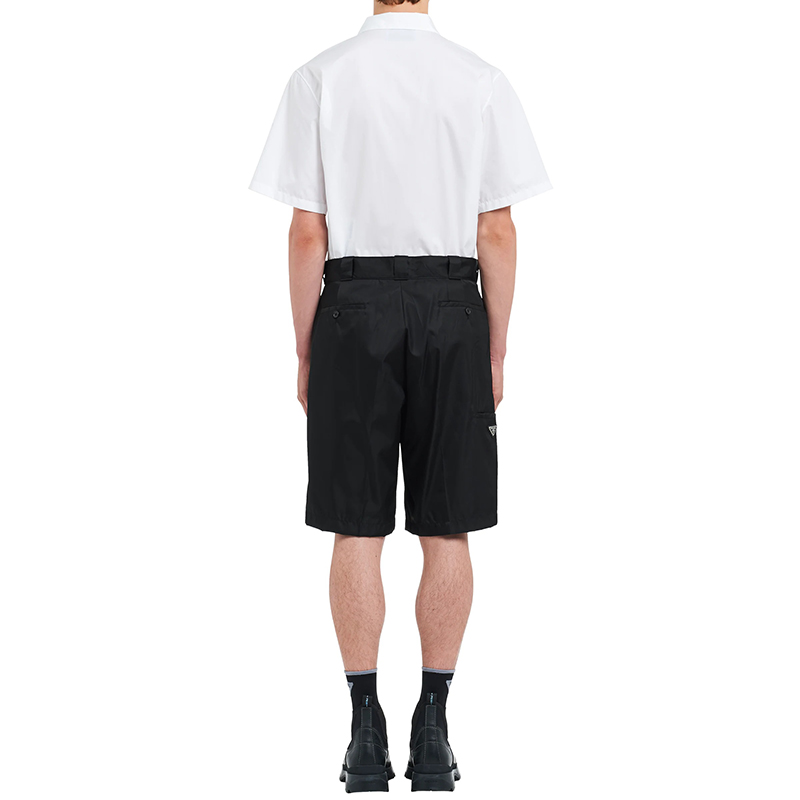 21年秋冬新款 re-nylon系列 男士黑色再生尼龙百慕大短裤spg32_1wq8_f