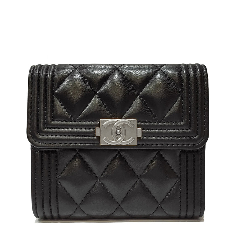 【包税】chanel/香奈儿 经典款小羊皮复古银扣boy菱格绗缝短款钱包