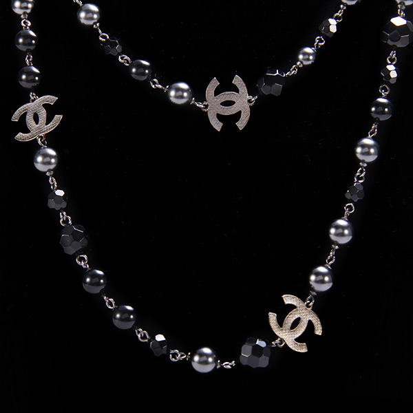 chanel(香奈儿) 黑色小珠/仿珍珠双c项链