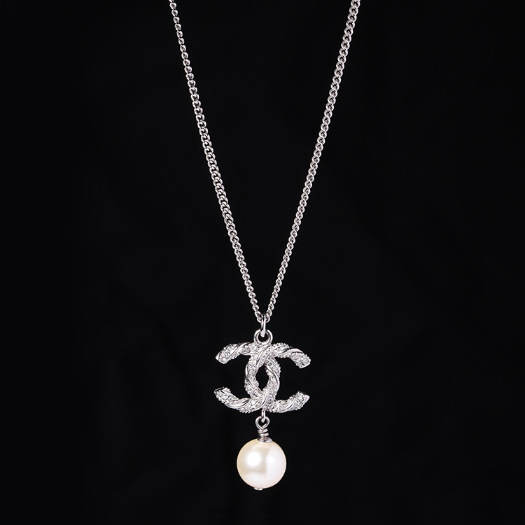 chanel(香奈儿) #银色纽状双c珍珠项链