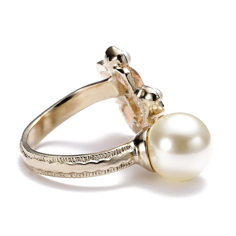 chanel(香奈儿) 粉色珐琅珍珠戒指