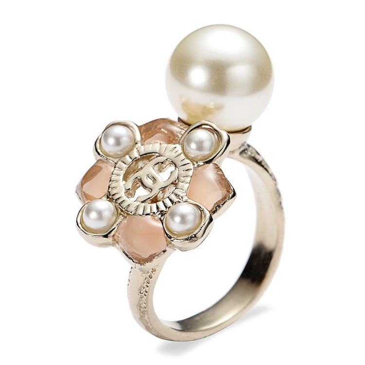 chanel(香奈儿) 粉色珐琅珍珠戒指