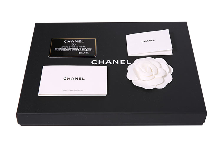 chanel(香奈儿) 黑色皮质人字纹手拿包