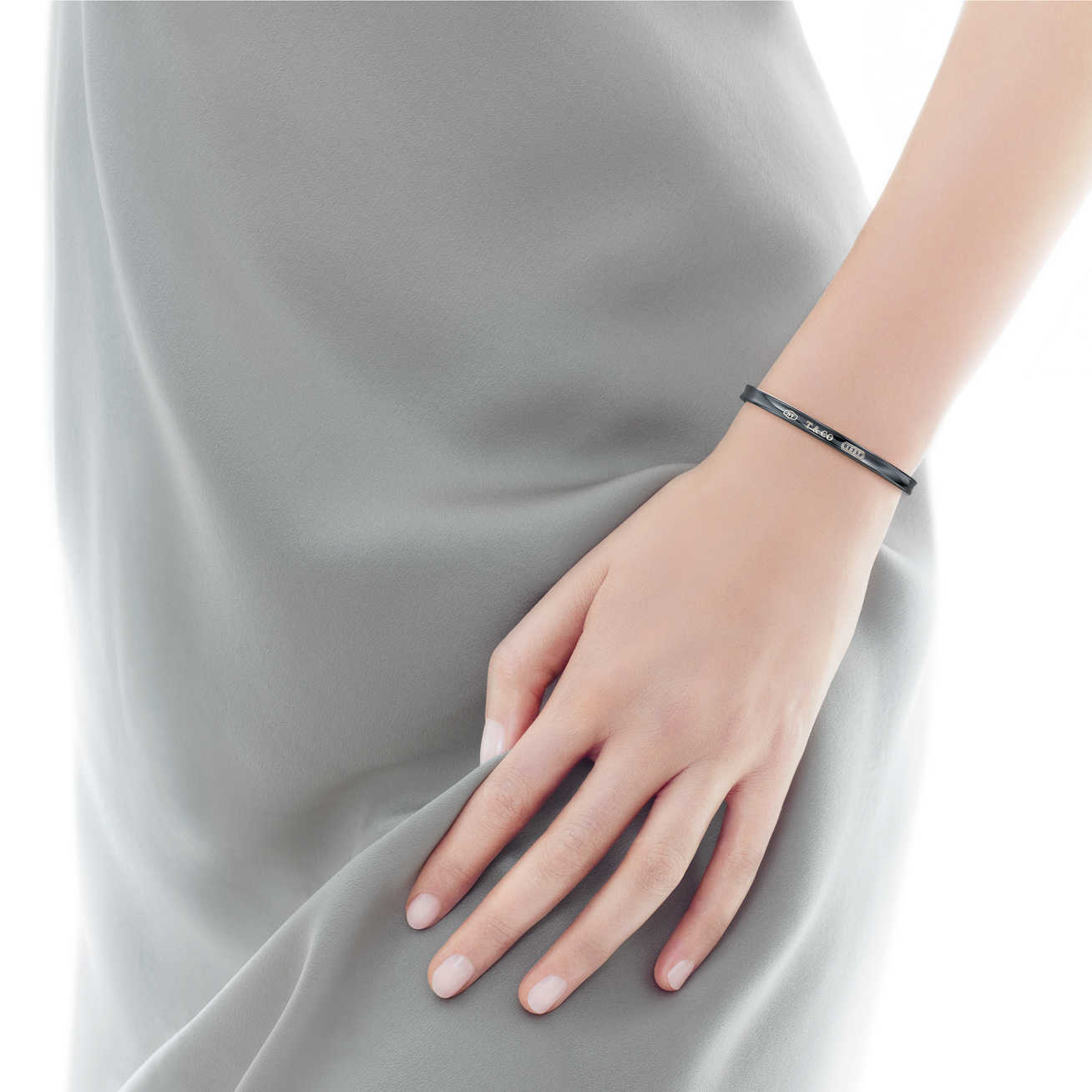 蒂芙尼tiffany 1837黑色钛合金开口cuff手镯grp07046