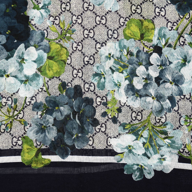 gucci(古驰) 天竺葵印花蓝色底丝巾