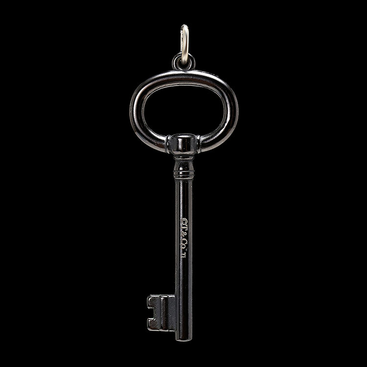 (蒂芙尼) tiffany keys系列黑色钛金钥匙吊坠