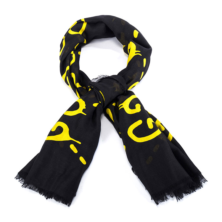 gucci(古驰) 黑色底黄色logo图案围巾