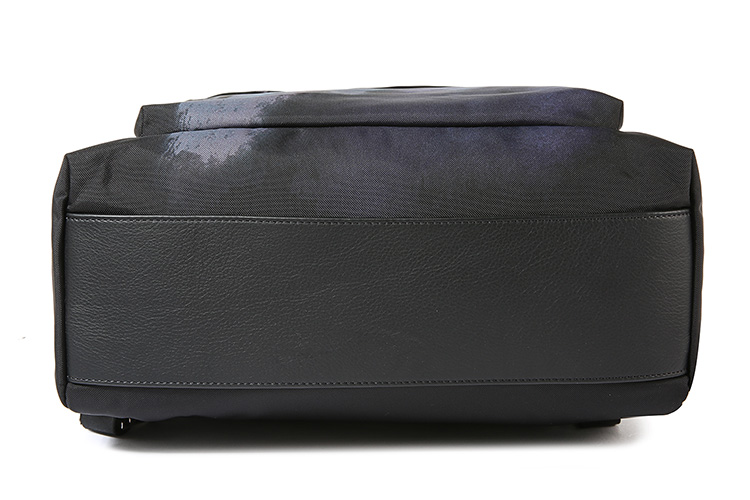 givenchy(纪梵希) 黑色帆布鲨鱼图案双肩包