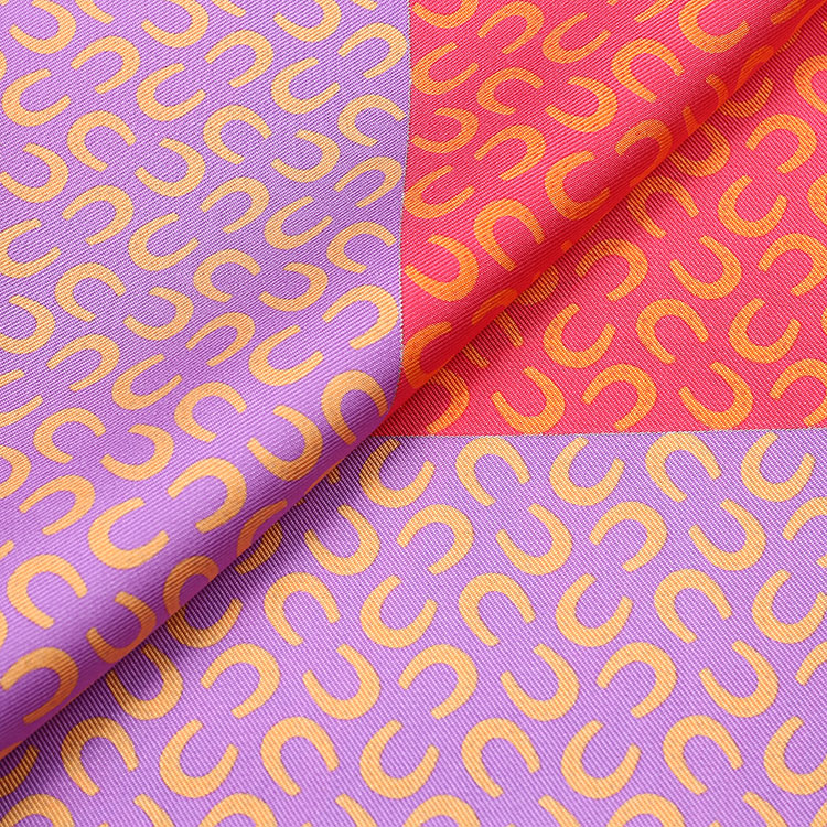 hermes(爱马仕) 红色底马蹄花纹丝巾90×90cm ch