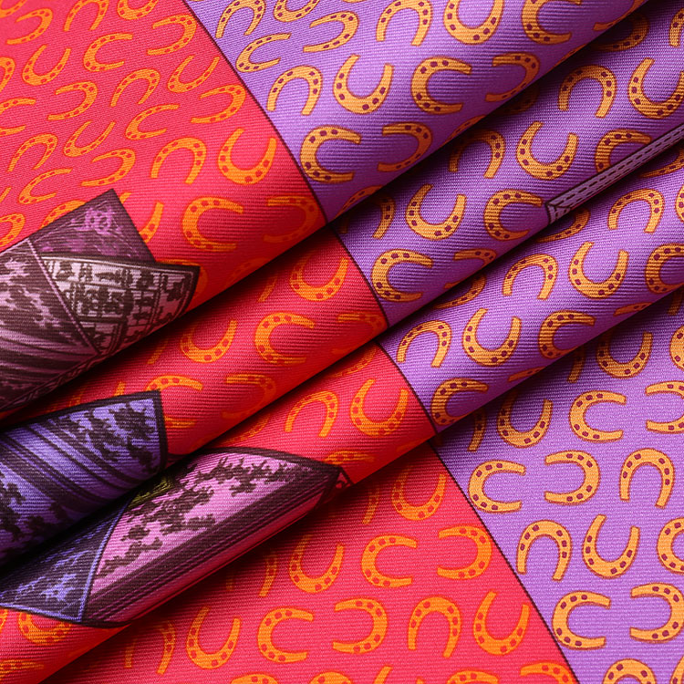 hermes(爱马仕) 红色底马蹄花纹丝巾90×90cm ch