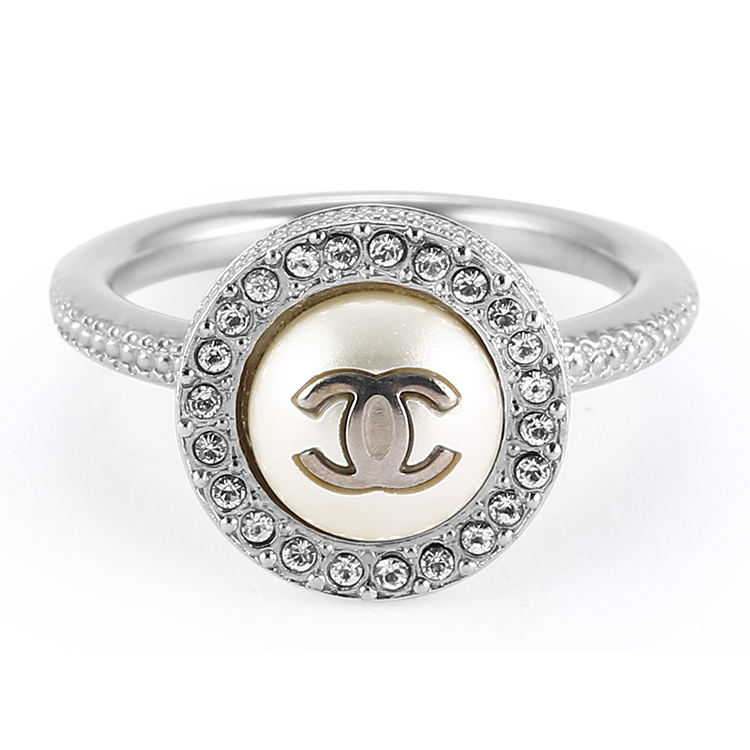 chanel(香奈儿)圆形镶水钻戒指12