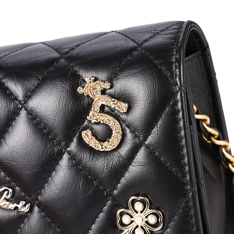 chanel(香奈儿) 女士经典款黑色皮质徽章装饰链条包