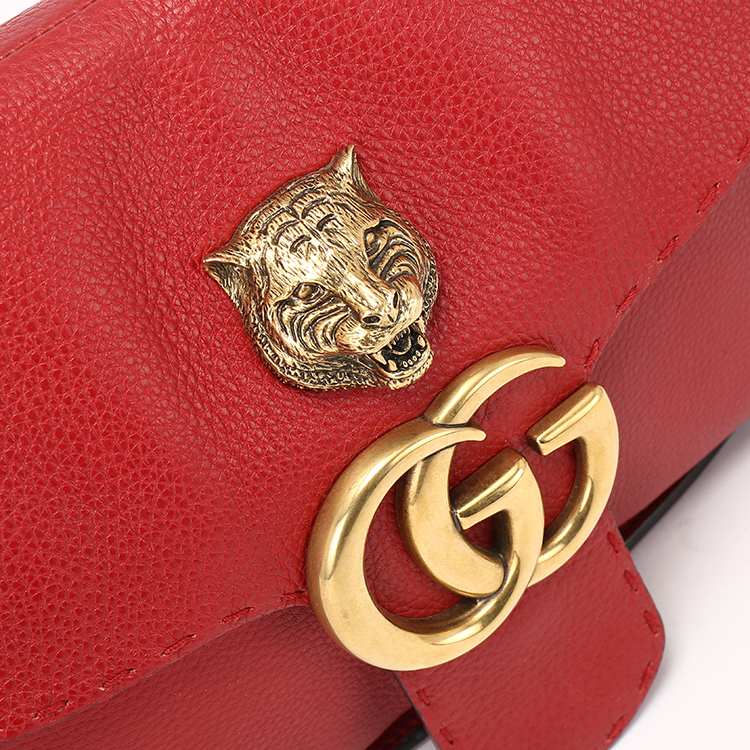 gucci(古驰) 红色皮质金属虎头装饰斜挎包