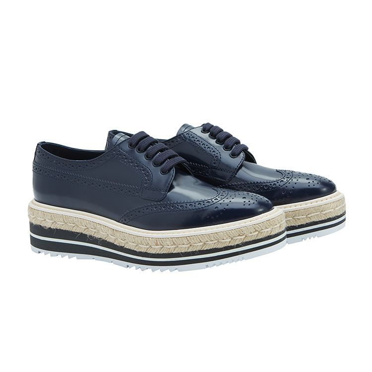 prada/普拉达 女士布洛克复古雕花饰草编厚底松糕鞋 1e722e_055_f0216