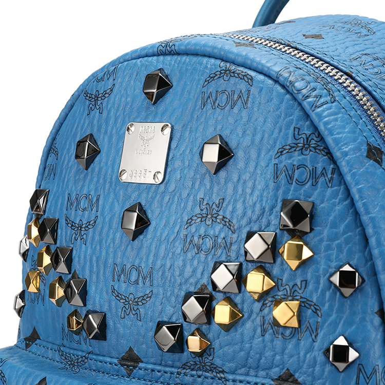 mcm(mcm) #蓝色pvc铆钉装饰双肩包