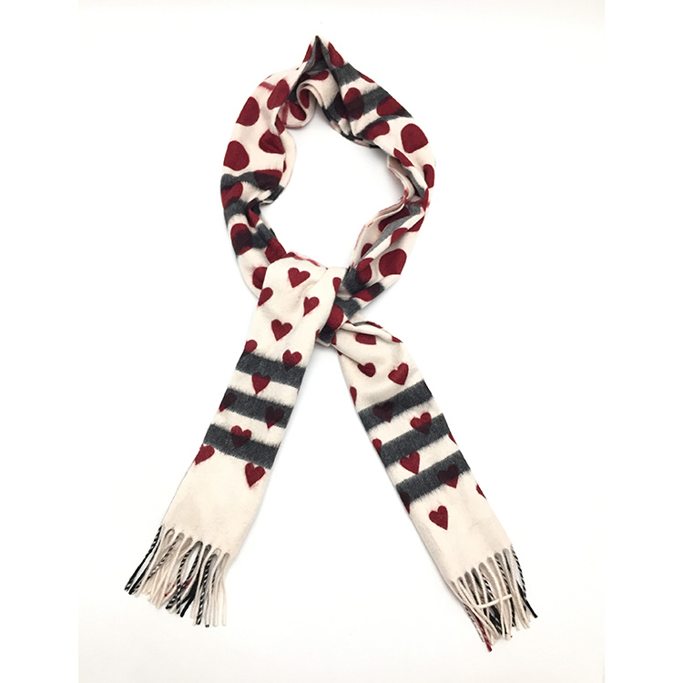 burberry(博柏利) 经典款奶白色爱心羊绒围巾