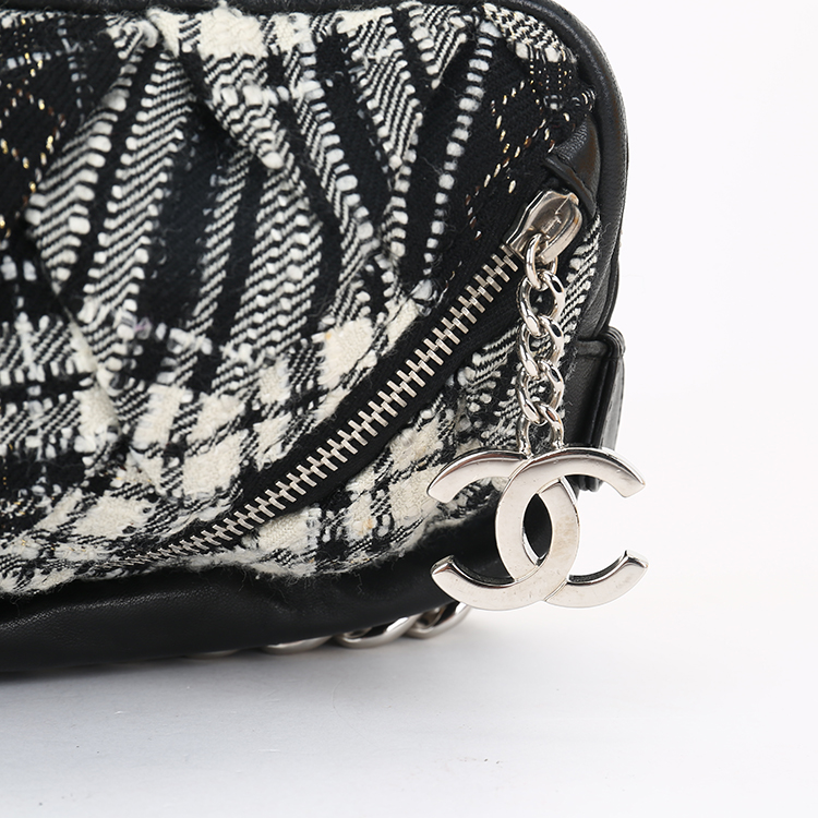 chanel(香奈儿) 黑白织物配皮单肩包