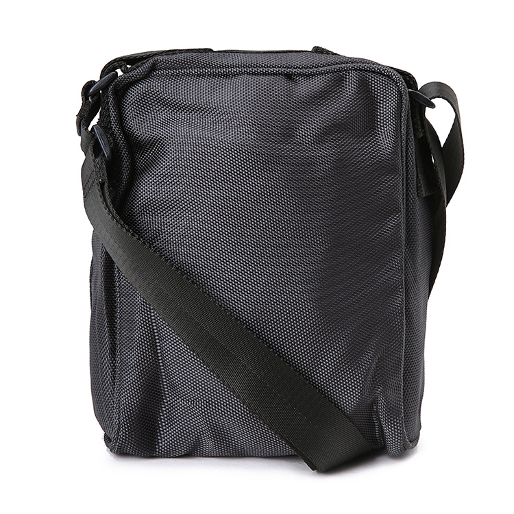 diesel/迪赛斜挎包-男士灰包 材质:织物灰