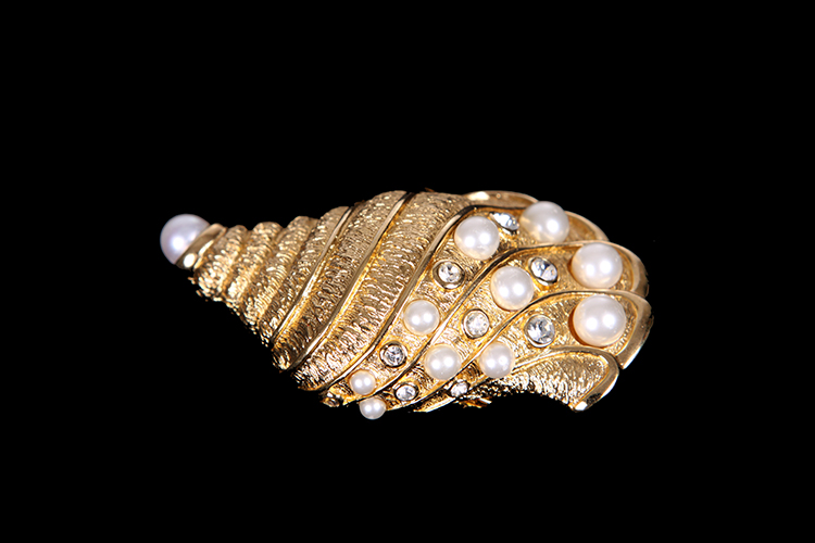 dior/迪奥珍珠镶嵌金色贝壳胸针